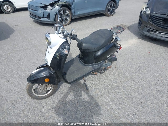LLPVGBAF9G1F22141 Scooter Scooter