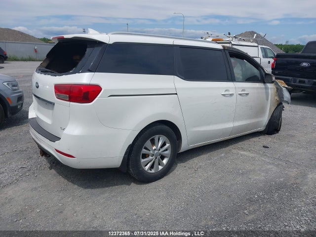 KIA 2018 2018 KNDMB5C17J6416977 Image 4