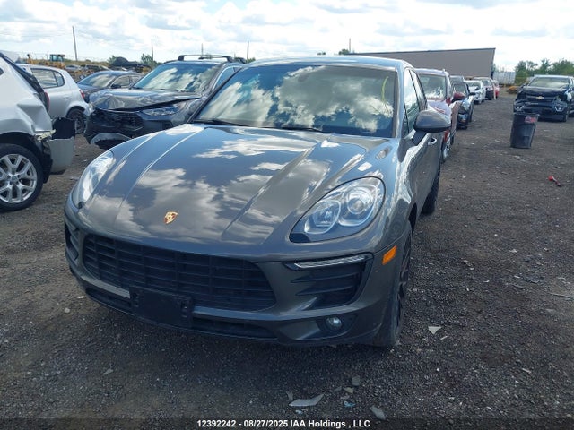 Porsche Macan 2016 WP1AB2A55GLB47944 Image 2