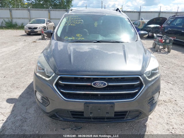 1FMCU9J92HUC57227 Ford Escape