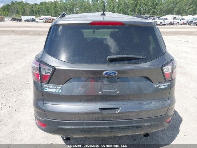 1FMCU9J92HUC57227 Ford Escape