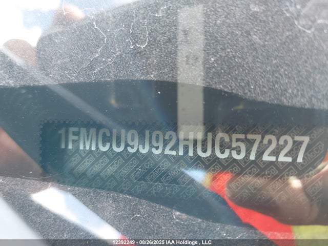 1FMCU9J92HUC57227 Ford Escape