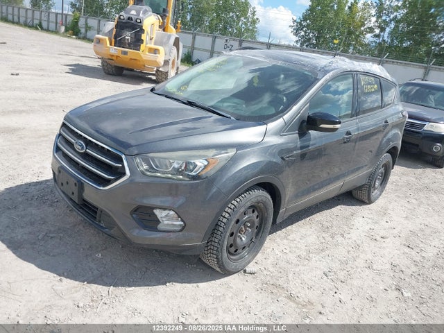 1FMCU9J92HUC57227 Ford Escape