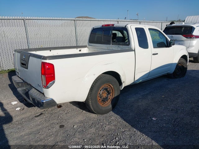 1N6AD0CU0FN751762 Nissan 2015