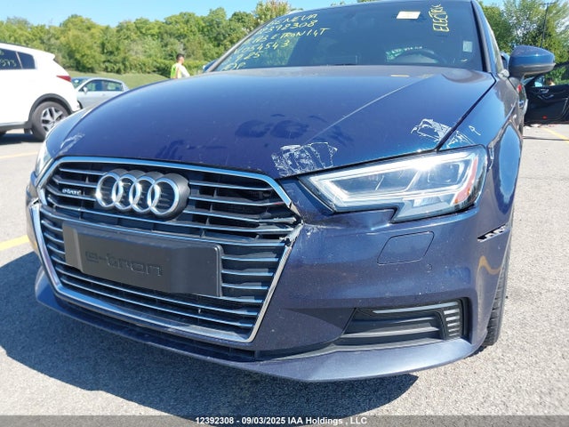 WAUSPBFF3JA054543 Audi A3