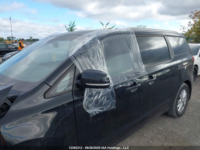 KNDMB5C16H6286670 KIA Sedona