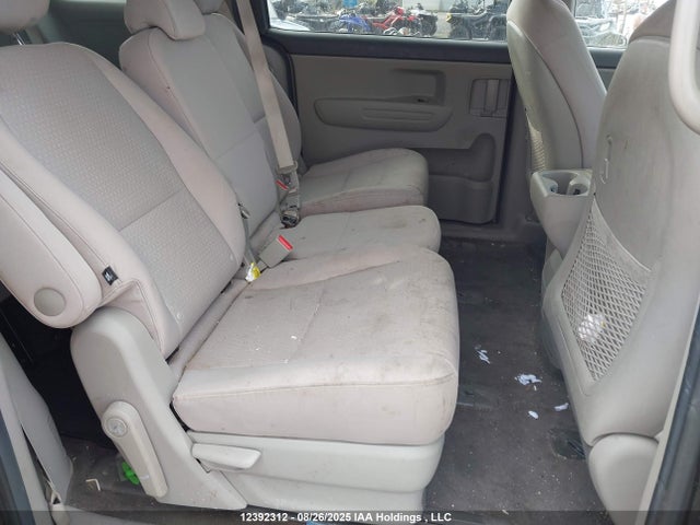 KNDMB5C16H6286670 KIA Sedona