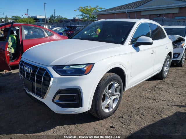 Audi 40 tfsi 2023 WA1AAAFY0P2124802 Image 2