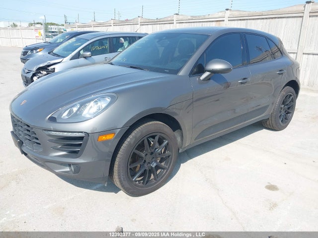 Porsche Macan 2015 WP1AB2A5XFLB57349 Image 2