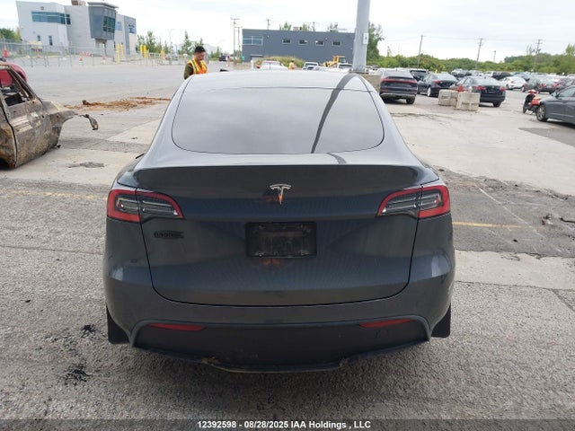 Tesla Model Y 2021 5YJYGDED0MF110751 Image 16