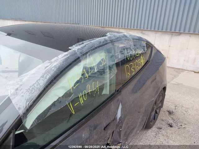 Tesla Model Y 2021 5YJYGDED0MF110751 Image 19