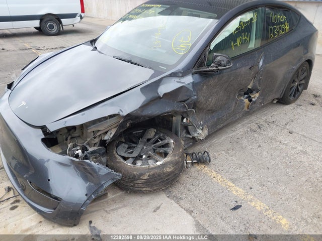 Tesla Model Y 2021 5YJYGDED0MF110751 Image 6