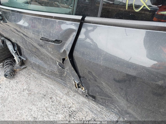 Tesla Model Y 2021 5YJYGDED0MF110751 Image 9
