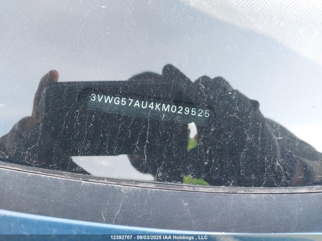 3VWG57AU4KM029525 Volkswagen 2019