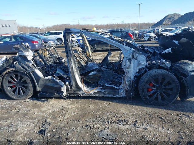 Tesla MODEL X 2023 7SAXCBE65PF420236 Image 13