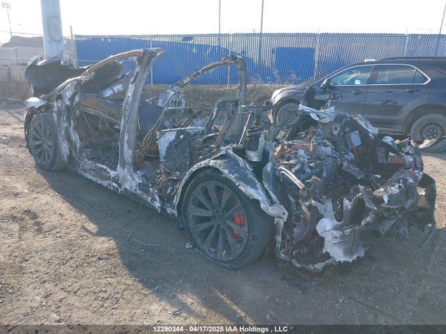 Tesla MODEL X 2023 7SAXCBE65PF420236 Image 3