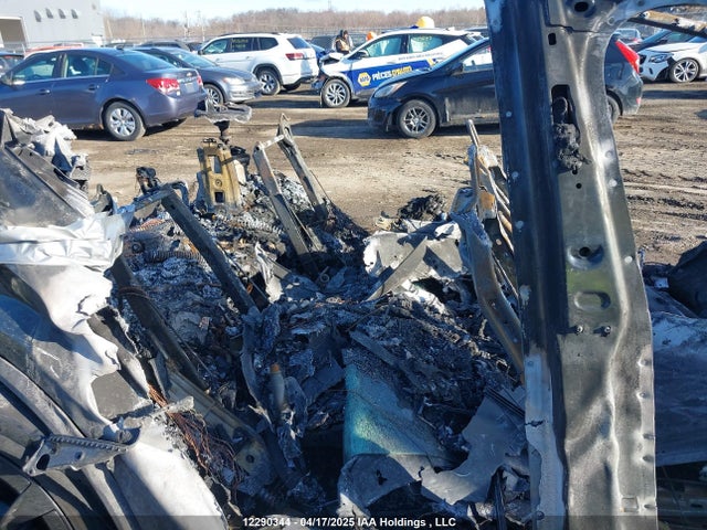 Tesla MODEL X 2023 7SAXCBE65PF420236 Image 8