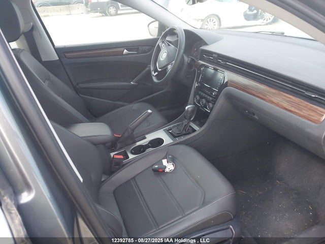 Volkswagen Passat 2022 1VWBA7A39NC004560 Image 5