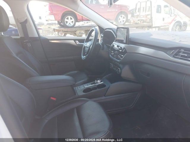 1FMCU9DZ3MUA12300 Ford hev/phev
