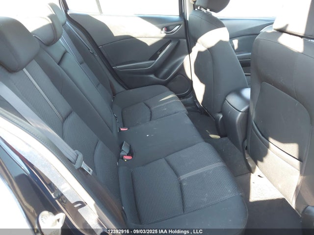 JM1BN1V77J1177579 Mazda pe