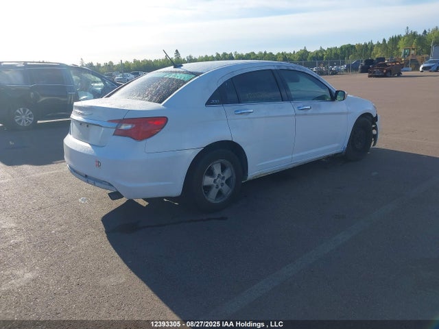 1C3CCBCG5EN121419 Chrysler 200