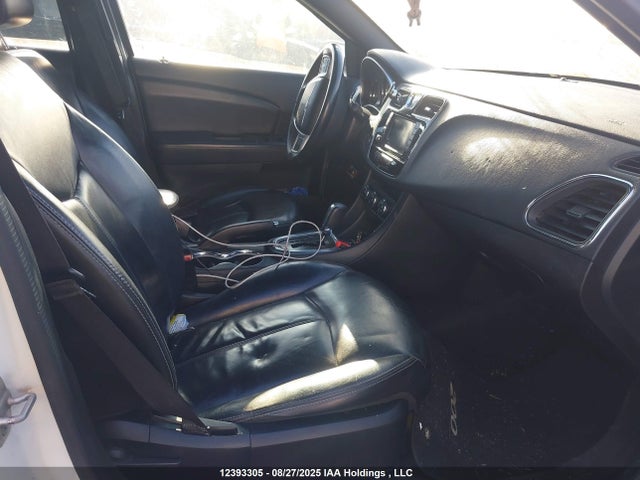 1C3CCBCG5EN121419 Chrysler 200