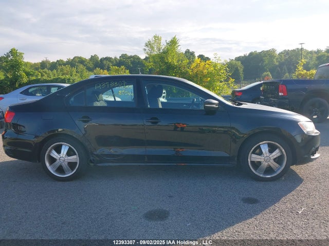3VW2K7AJ3EM364093 Volkswagen Jetta