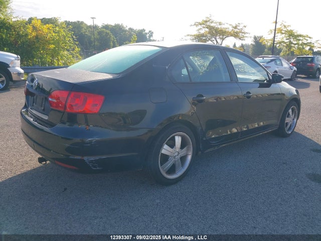 3VW2K7AJ3EM364093 Volkswagen Jetta