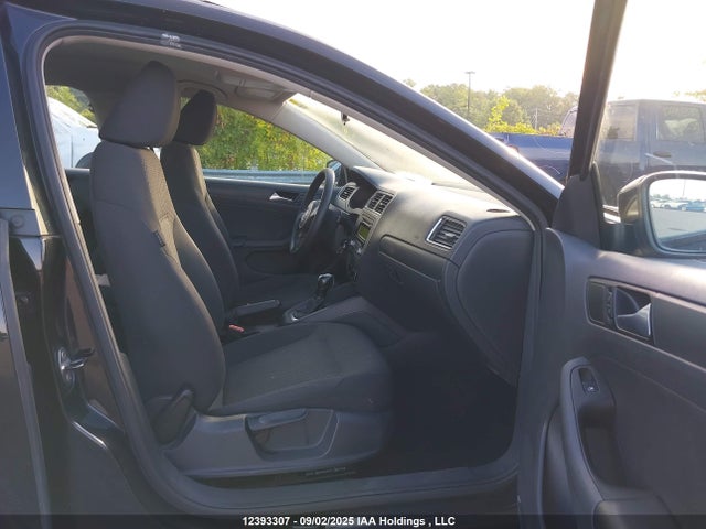 3VW2K7AJ3EM364093 Volkswagen Jetta