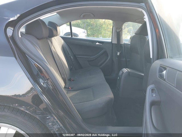 3VW2K7AJ3EM364093 Volkswagen Jetta