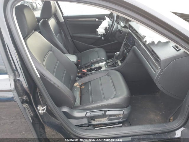1VWUA7A32LC014806 Volkswagen Passat