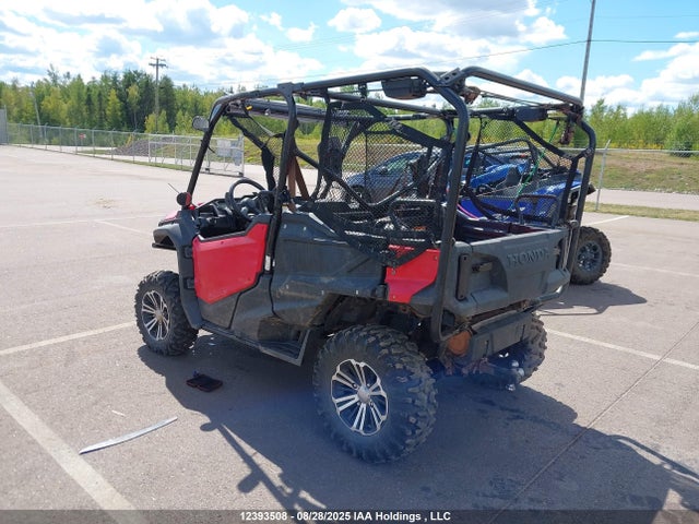 1HFVE0445J4200215 Honda Sxs1000 M5