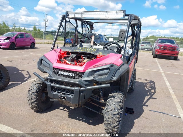 1HFVE0445J4200215 Honda Sxs1000 M5