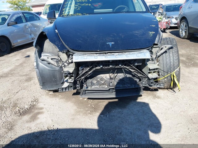 7SAYGDEE8NF421664 Tesla Model Y