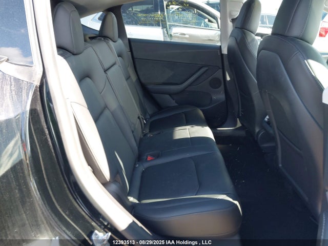 7SAYGDEE8NF421664 Tesla Model Y