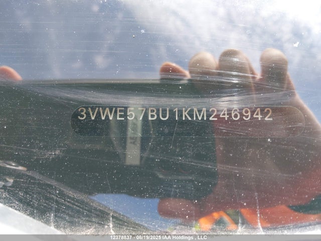 3VWE57BU1KM246942 Volkswagen 1.8 tsi