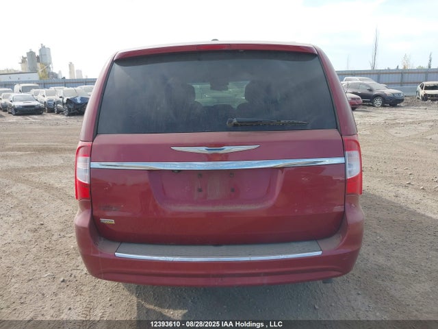 2C4RC1BG2GR101121 Chrysler Town and Country