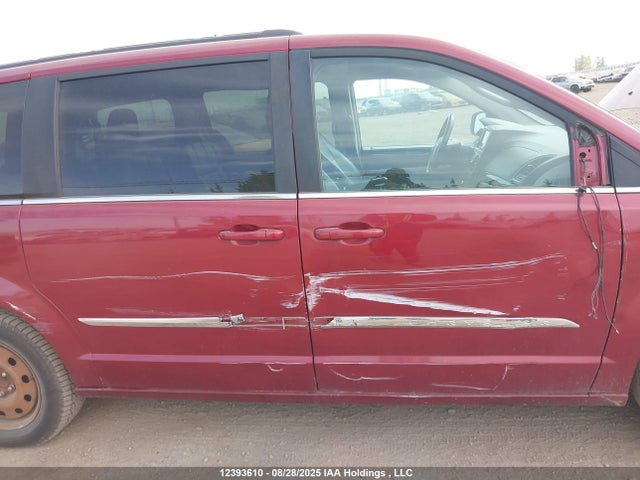2C4RC1BG2GR101121 Chrysler Town and Country