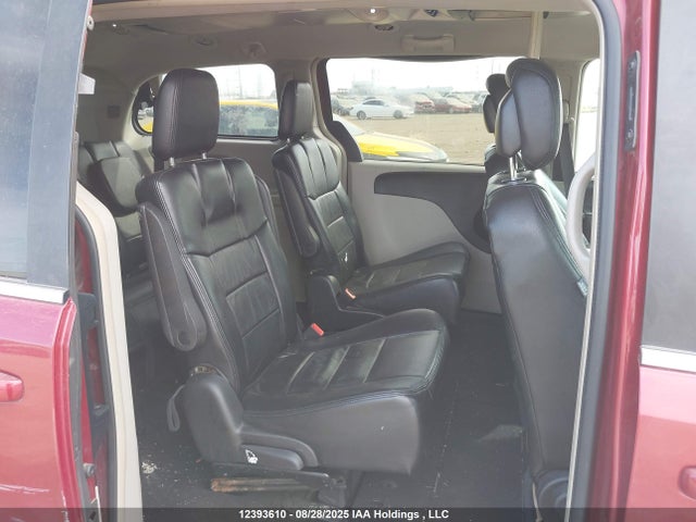 2C4RC1BG2GR101121 Chrysler Town and Country