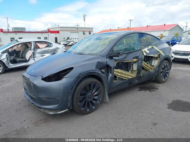 Tesla Model Y 2022 7SAYGDEF8NF413797 Image 2