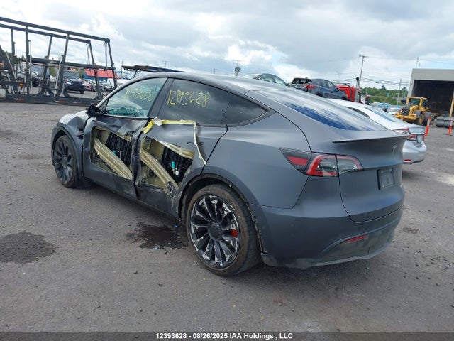 Tesla Model Y 2022 7SAYGDEF8NF413797 Image 3