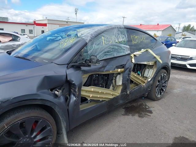 Tesla Model Y 2022 7SAYGDEF8NF413797 Image 6