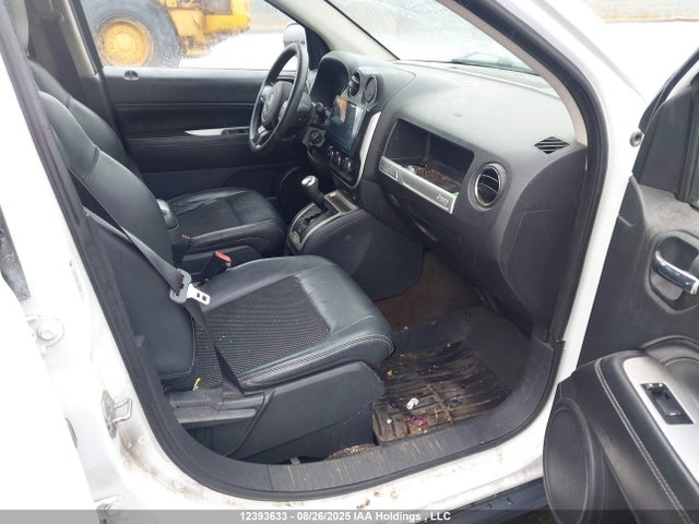 1C4NJDAB8FD100276 Jeep Compass