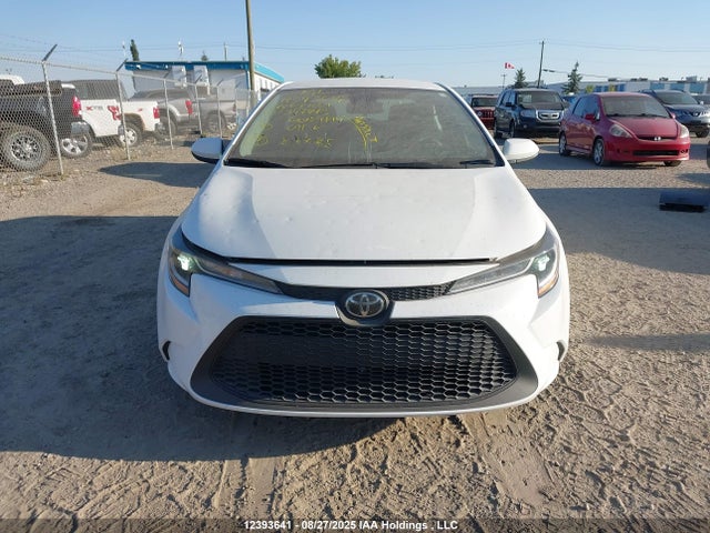 12393641 :رقم المزاد ، 5YFBPMBE1NP347743 vin ، 2022 Toyota Corolla Le/xle مزاد بيع