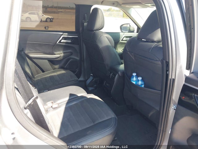 JA4J4VA89RZ607835 Mitsubishi Outlander