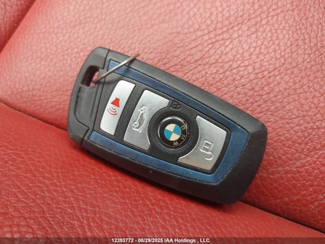 WBA8D9C5XJEM32650 BMW 330I