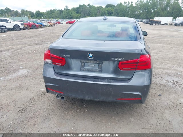 WBA8D9C5XJEM32650 BMW 330I
