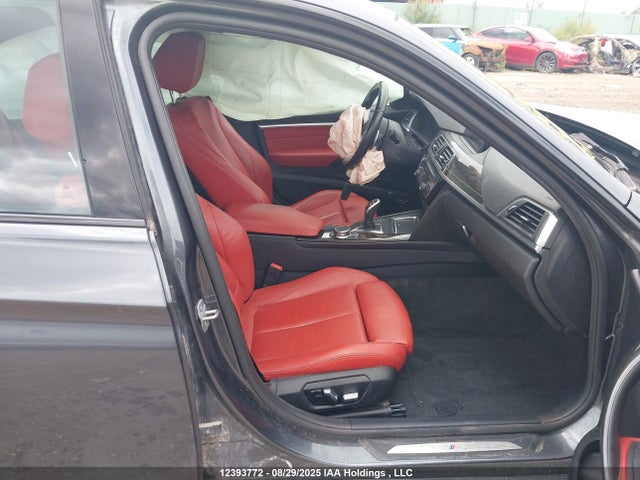 WBA8D9C5XJEM32650 BMW 330I