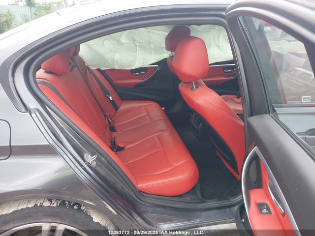 WBA8D9C5XJEM32650 BMW 330I