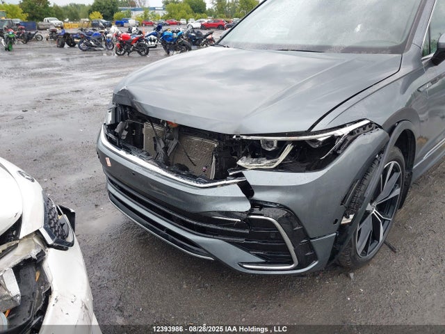 3VV4B7AX0NM045638 Volkswagen Tiguan